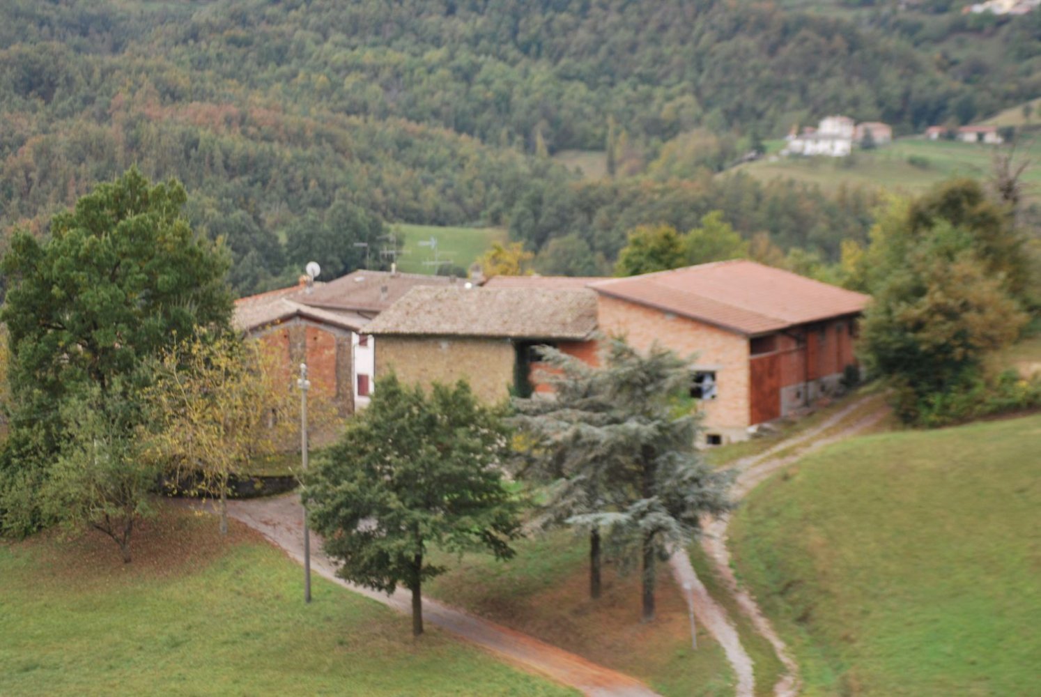 400m² Building in Carpineti, Italy No. 134294