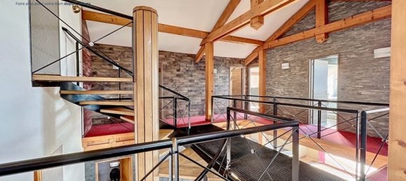 5 bedrooms House in Isere, France No. 197412 8