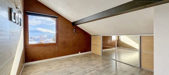 5 bedrooms House in Isere, France No. 197412 9