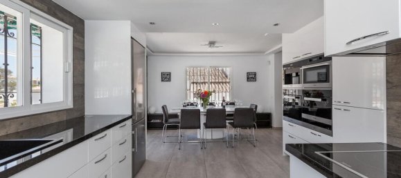 Вилла с 5 спальнями в Марбелья, Испания № 64680 4