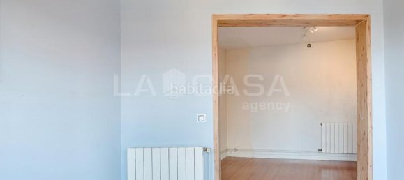 2 bedrooms Penthouse in L'Hospitalet de Llobregat, Spain No. 144375 9