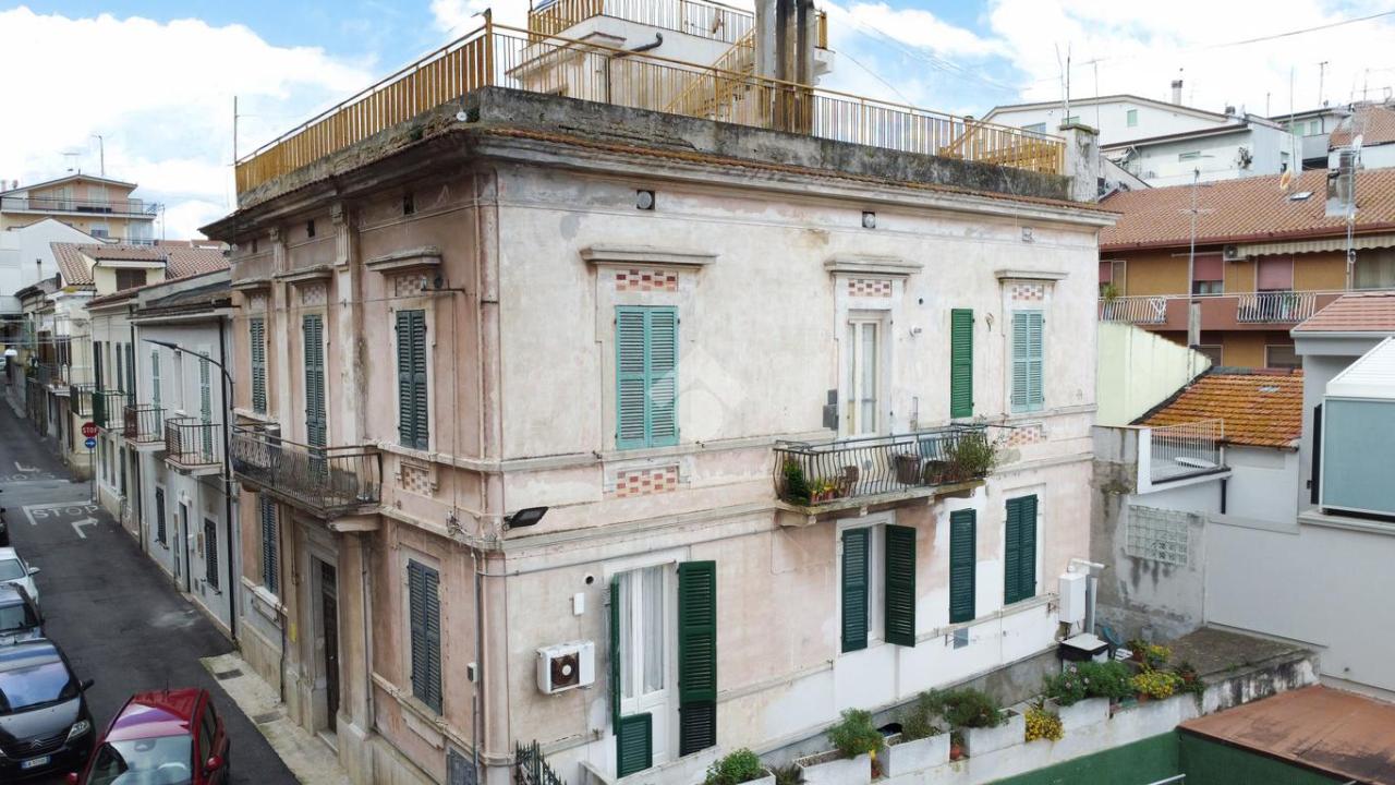 Edifício de 12 divisões em Ortona, Italy N.º 14839