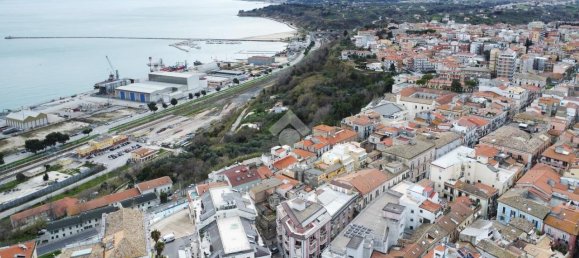 Edifício de 12 divisões em Ortona, Italy N.º 14839 15