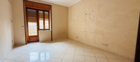 3-salle Appartement à Frattamaggiore, Italy No. 134244 9