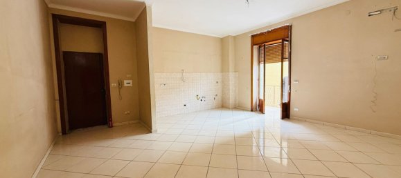 3-salle Appartement à Frattamaggiore, Italy No. 134244 4