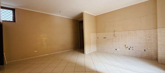 3-salle Appartement à Frattamaggiore, Italy No. 134244 6