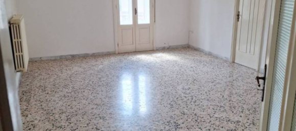 5 rooms Building in Pulsano, Italy No. 343921 4