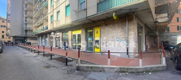 Коммерческая недвижимость с 2 комнатами в Генуя, Италия № 353331 2