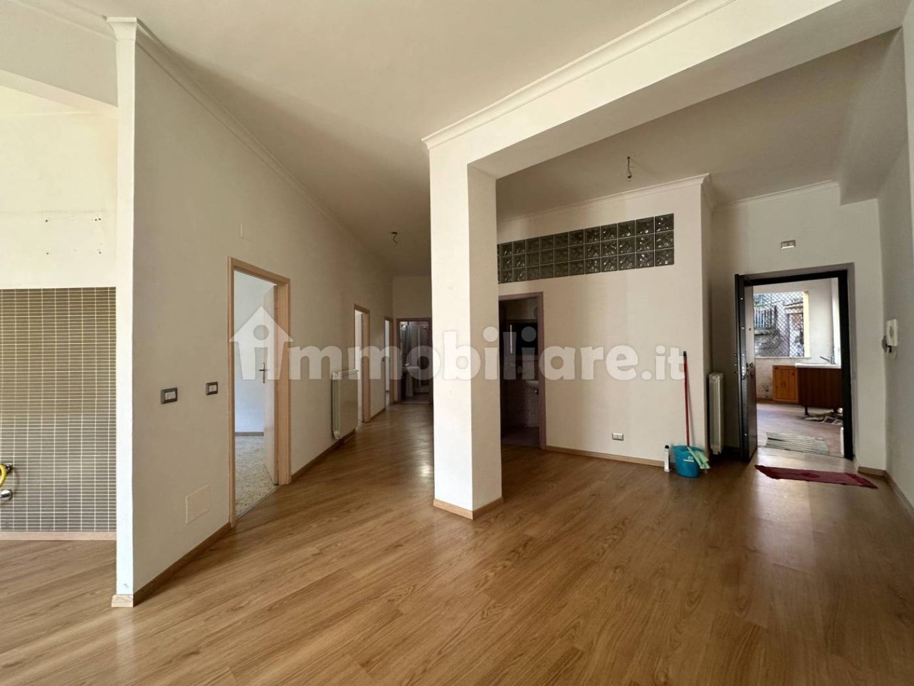 Квартира с 3 спальнями в Фьюджи, Италия № 217128