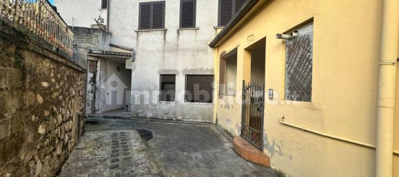 Квартира с 3 спальнями в Фьюджи, Италия № 217128 3