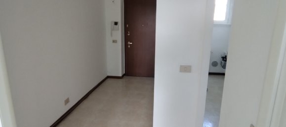 2 rooms Apartment in Milan, Italy No. 264733 2