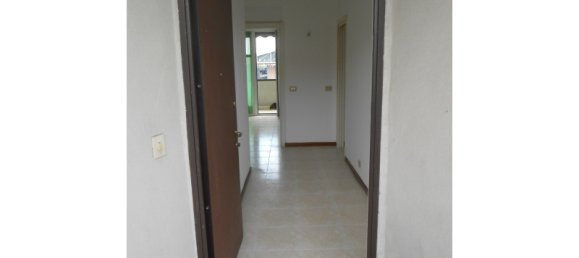 2 rooms Apartment in Milan, Italy No. 264733 3