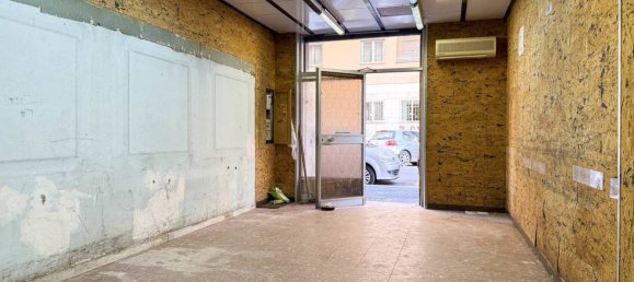 2 rooms Commercial property in Rome, Italy No. 379856 3