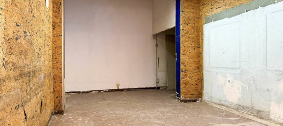 2 rooms Commercial property in Rome, Italy No. 379856 2