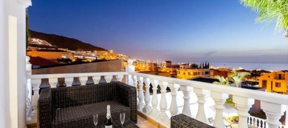 4 bedrooms Villa in Adeje, Spain No. 24998 18