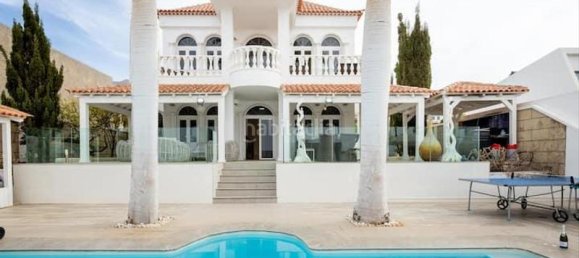 4 bedrooms Villa in Adeje, Spain No. 24998 3