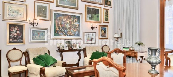 4 bedrooms Apartment in Rho, Italy No. 24817 2