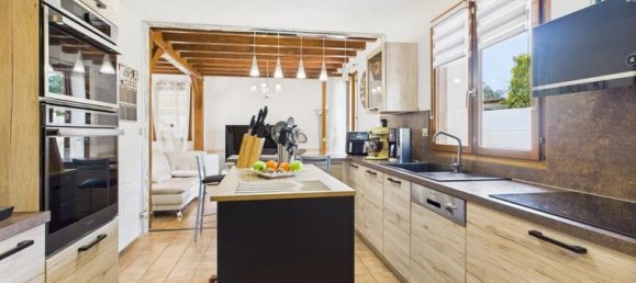 Дом с 3 спальнями в Сен-Жюст-Соваж, Франция № 311871 2