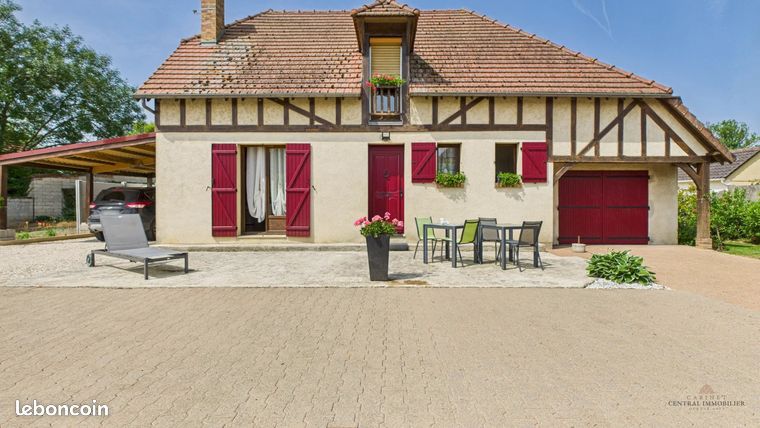 Дом с 3 спальнями в Сен-Жюст-Соваж, Франция № 311871