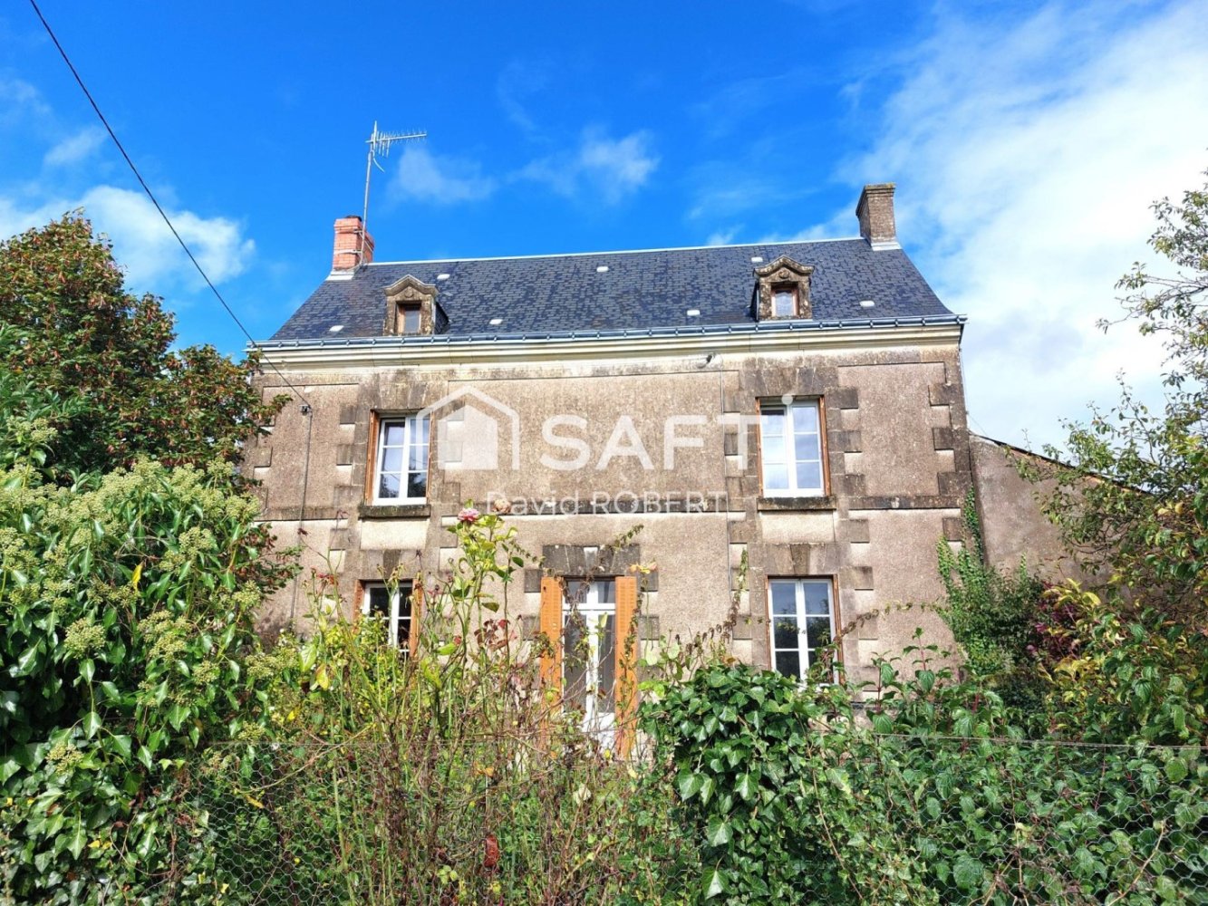2 bedrooms Villa in Avon-les-Roches, France No. 237358