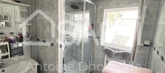 3 bedrooms House in Saint-Quentin, France No. 272333 5