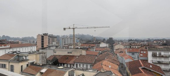 3 rooms Apartment in Mariano Comense, Italy No. 22844 4