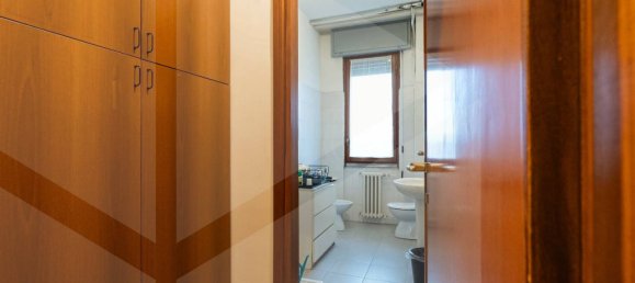3 rooms Apartment in Mariano Comense, Italy No. 22844 7