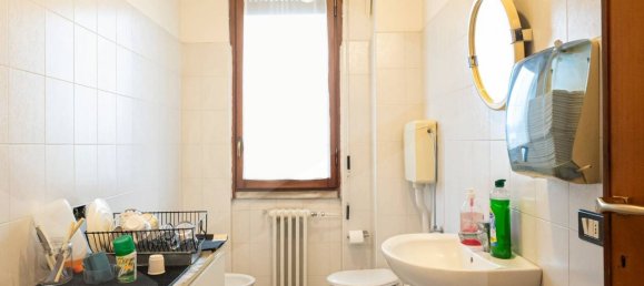 3 rooms Apartment in Mariano Comense, Italy No. 22844 8