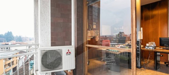 3 rooms Apartment in Mariano Comense, Italy No. 22844 5