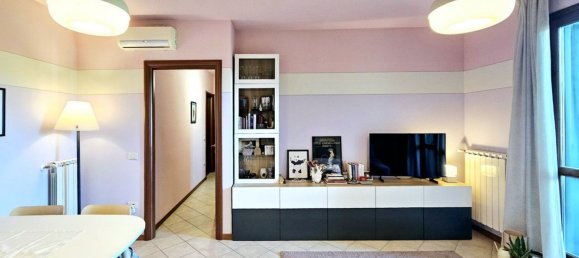 3 bedrooms Apartment in Padua, Italy No. 370211 2
