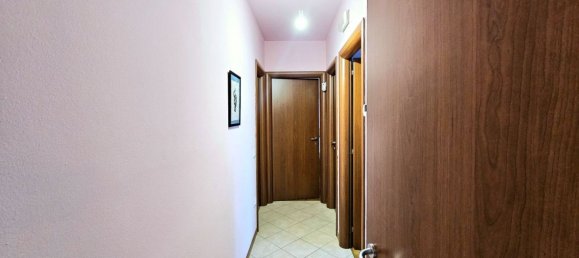 3 bedrooms Apartment in Padua, Italy No. 370211 8