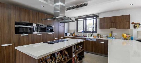 6 chambres Maison à Dromolaxia, Cyprus No. 11606 6