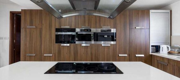 6 chambres Maison à Dromolaxia, Cyprus No. 11606 7