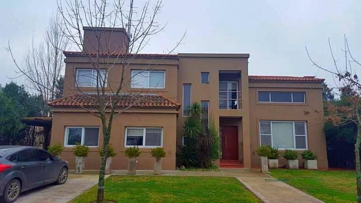 3 bedrooms House in Tigre, Argentina No. 99845