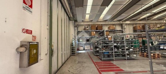 5800m² Warehouse in Bergamo, Italy No. 313019 12