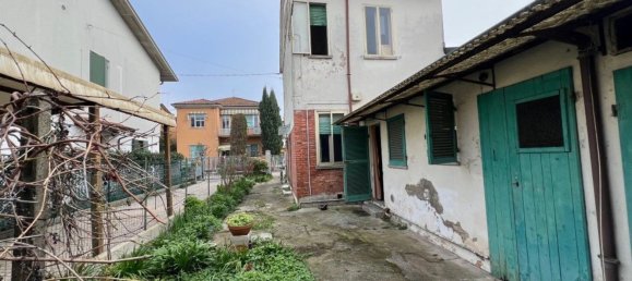 Casa de 3 habitaciónes en Ravenna, Italy No. 95857 9