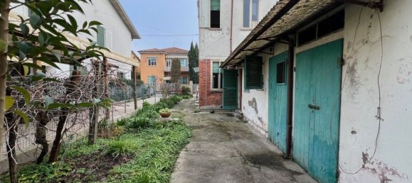 Casa de 3 habitaciónes en Ravenna, Italy No. 95857 8