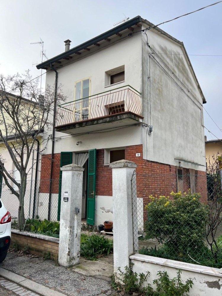 Casa de 3 habitaciónes en Ravenna, Italy No. 95857
