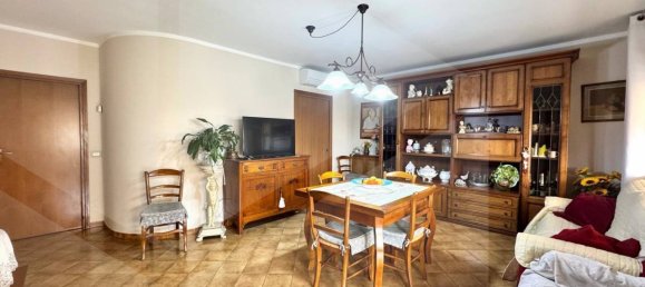 3 bedrooms Apartment in Ponsacco, Italy No. 20647 3