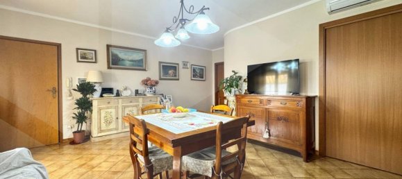 3 bedrooms Apartment in Ponsacco, Italy No. 20647 2