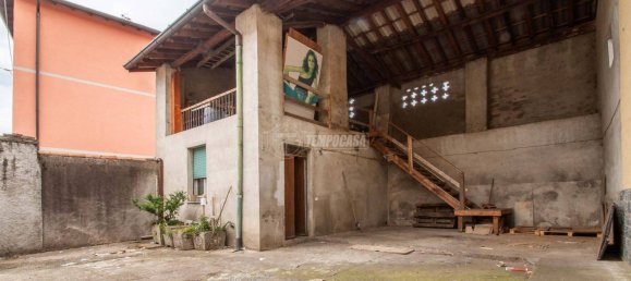 Apartamento de 3 dormitorios en Fenegrò, Italy No. 138429 11