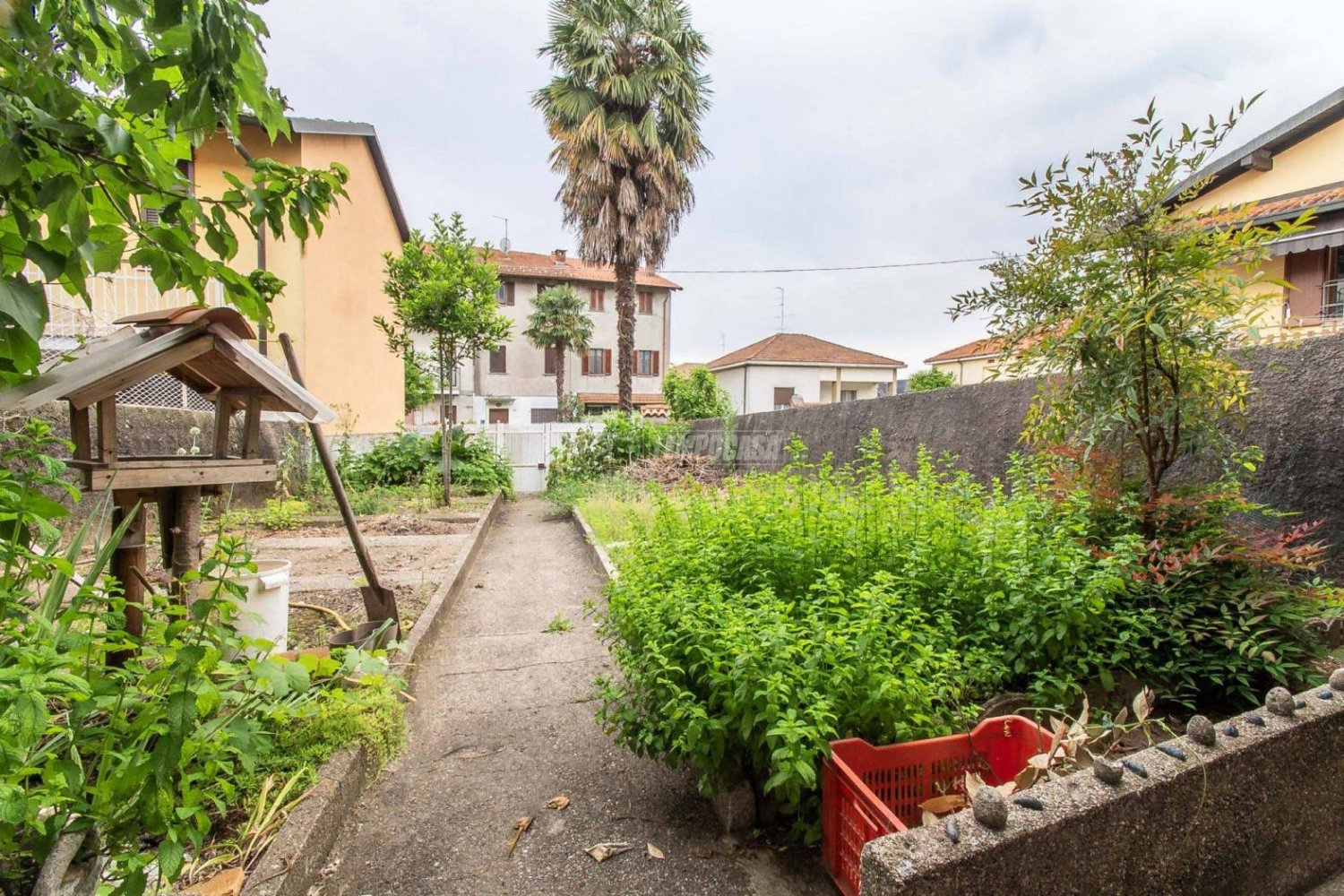 Apartamento de 3 dormitorios en Fenegrò, Italy No. 138429