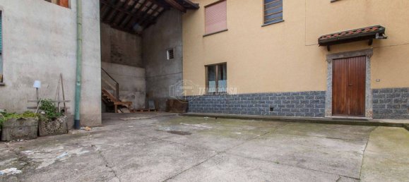 Apartamento de 3 dormitorios en Fenegrò, Italy No. 138429 17