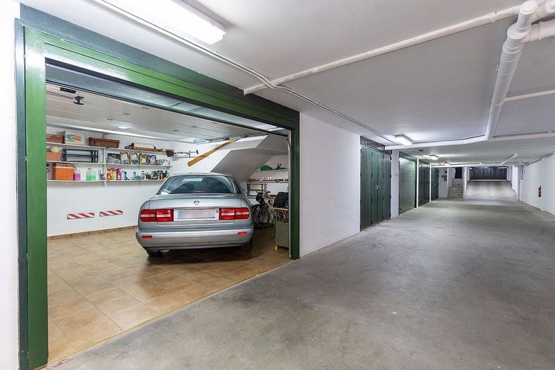  Garage in El Varadero, Spain No. 223830