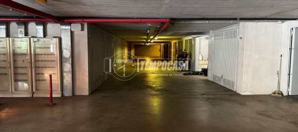  Garage in Rome, Italy No. 298997 5
