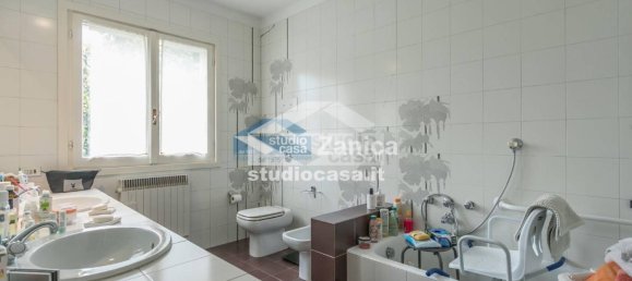 3 غرف نوم فيلا في Mozzo, Italy رقم 313204 18