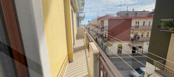 Apartamento de 3 habitaciónes en Manfredonia, Italy No. 28102 23