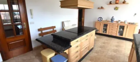 Дом с 5 спальнями в Бергондо, Испания № 139922 35