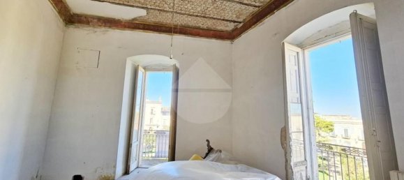 4 bedrooms Apartment in Palo del Colle, Italy No. 381730 8