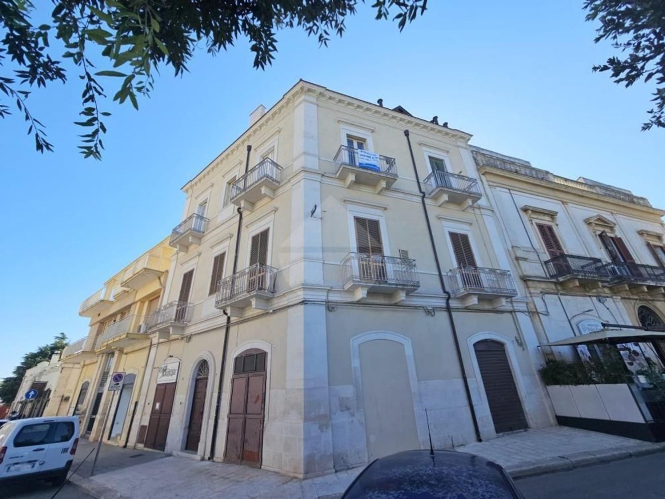 Apartamento de 4 dormitorios en Palo del Colle, Italy No. 381730